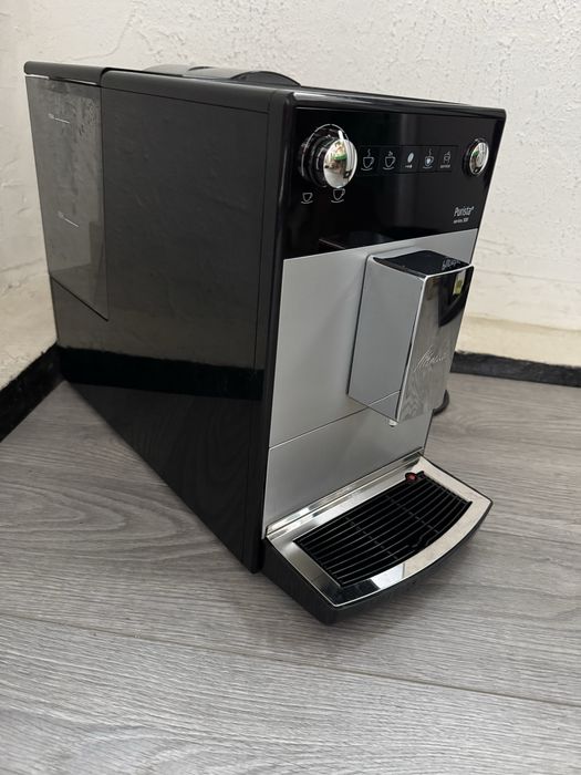 Компактен Кафеавтомат Melitta Purista F230 (15 Bar, Безшумна мелачка, Еспресо)