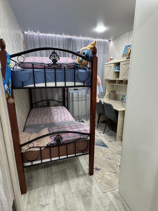 Продам 4 комнатную квартиру