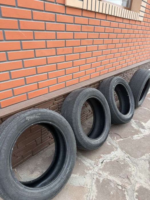 Продам резину на Камри