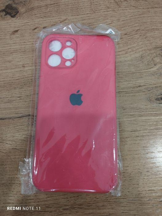 Продам чехлы на Айфон 12 про Макс