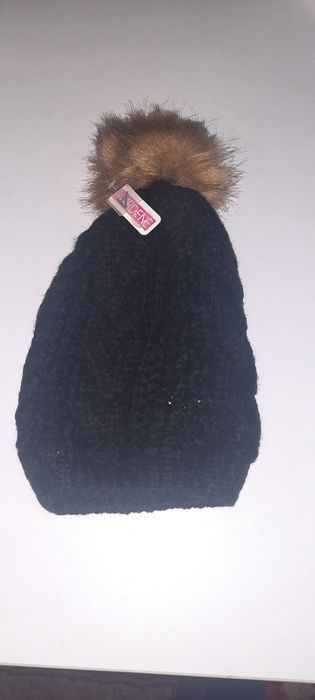 Caciuli dama tricotate