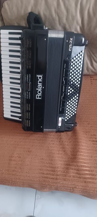 Vind acordeon roland fr 7 x