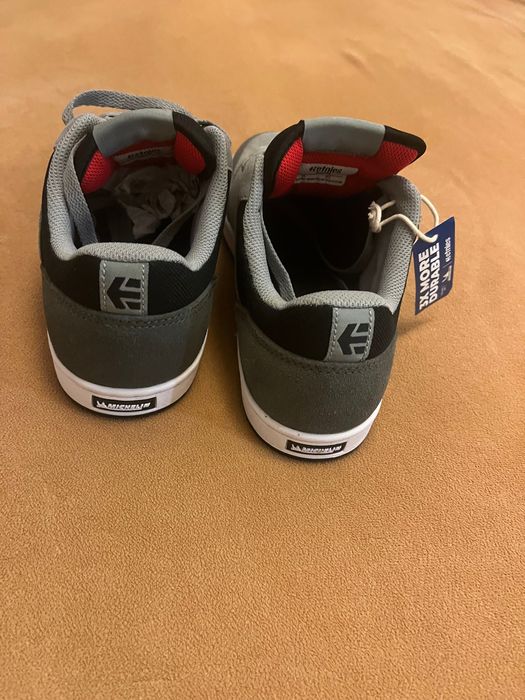 нова цена - Спортни/скейт обувки Etnies Marana