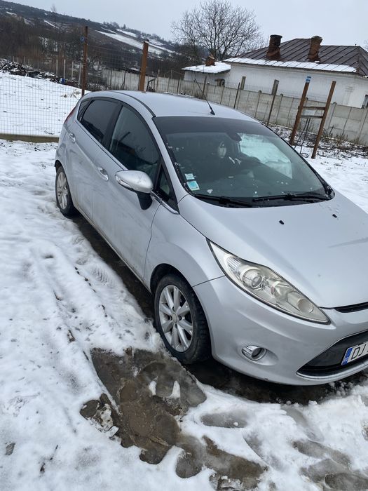 Vand sau schimb ford fiesta