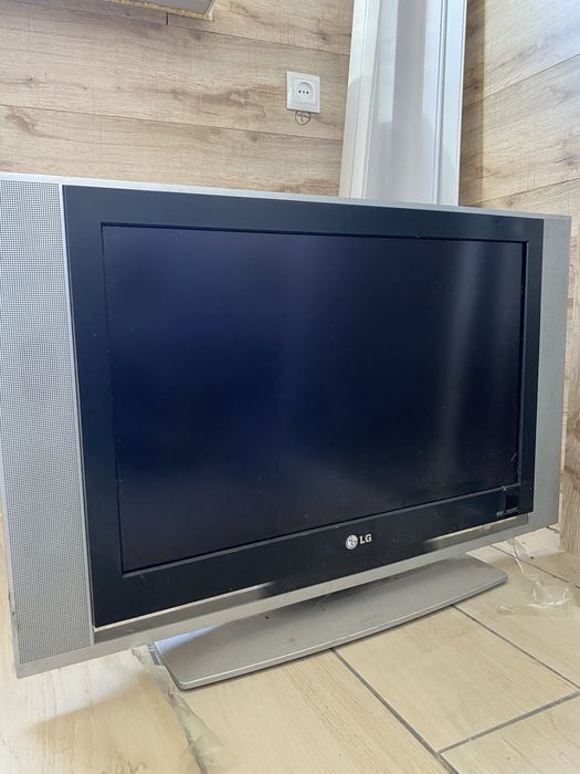 Телевизор LG 32.