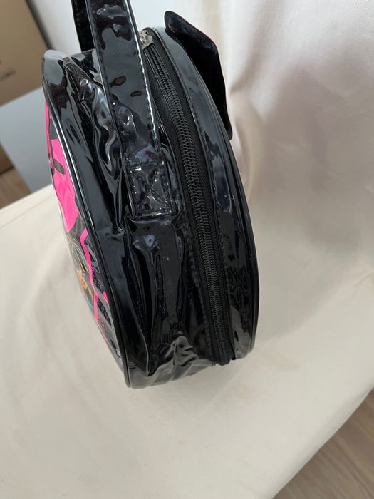 Лачена чанта на Monster