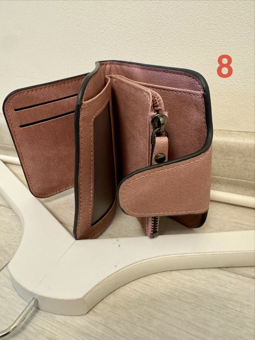 Аксесоари - чанти, раници, портфейли