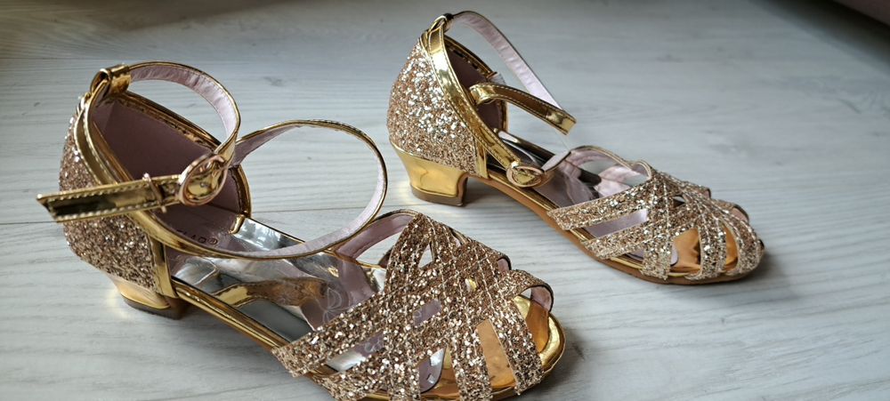 Sandale elegante fetite