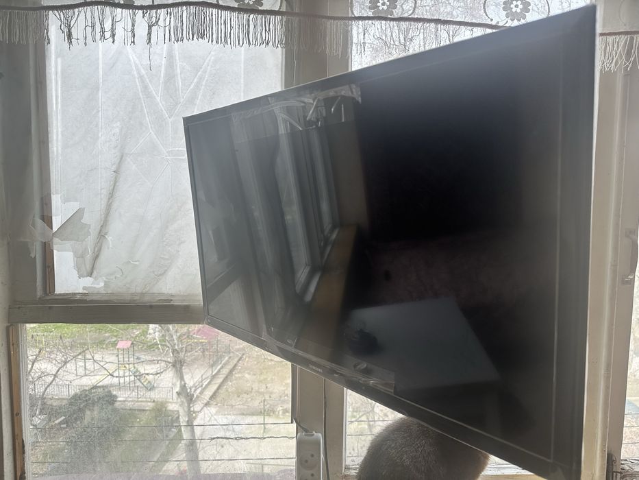 Продам телевизор LED Samsung 32
