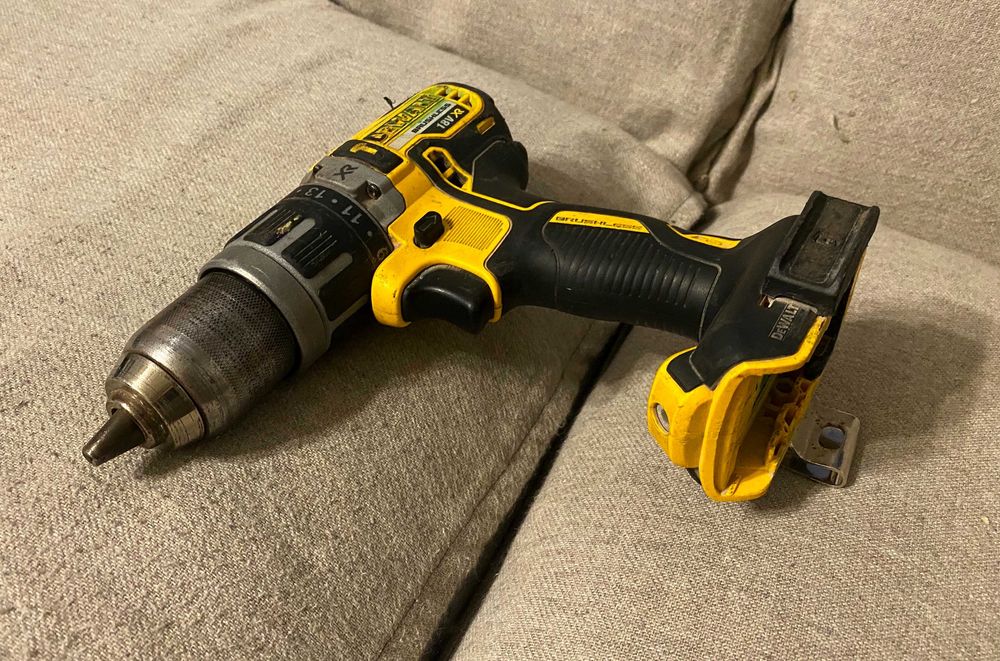 Masina gaurit si insurubat percutie Dewalt DCD796 18V brushless corp