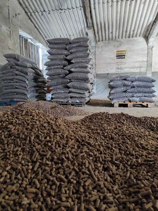 Vând peleti rumeguș brad