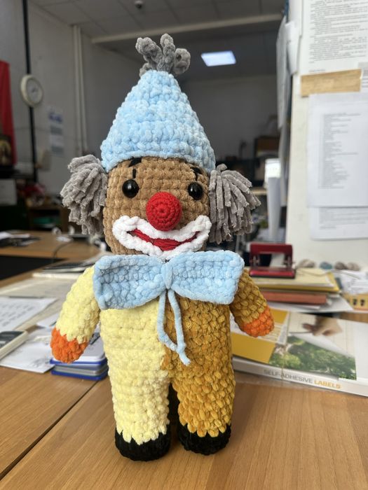 Ръчно изработен плюшен клоун