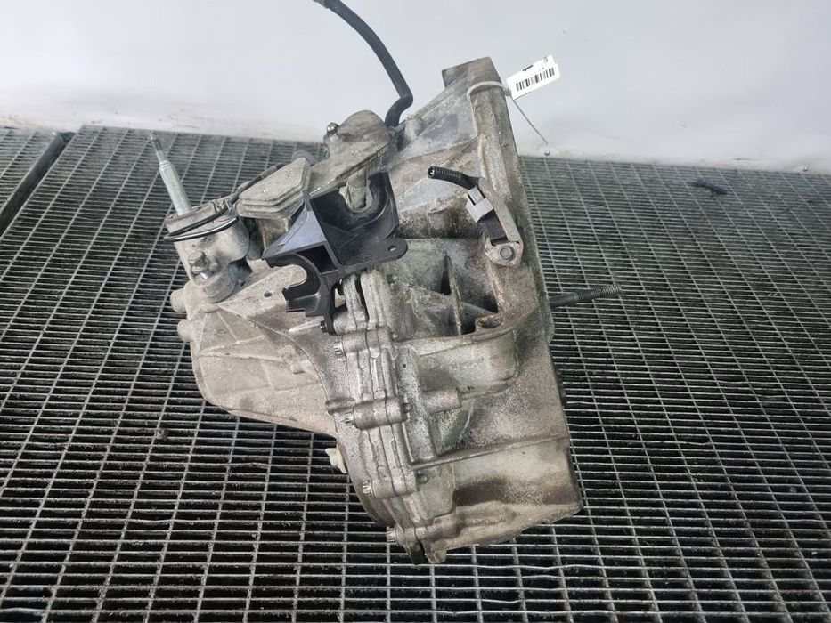 Cutie de viteze Dacia Duster Facelift 1.2 TCE Benzina 2013 - 2018 125CP Manuala 6 Trepte ...