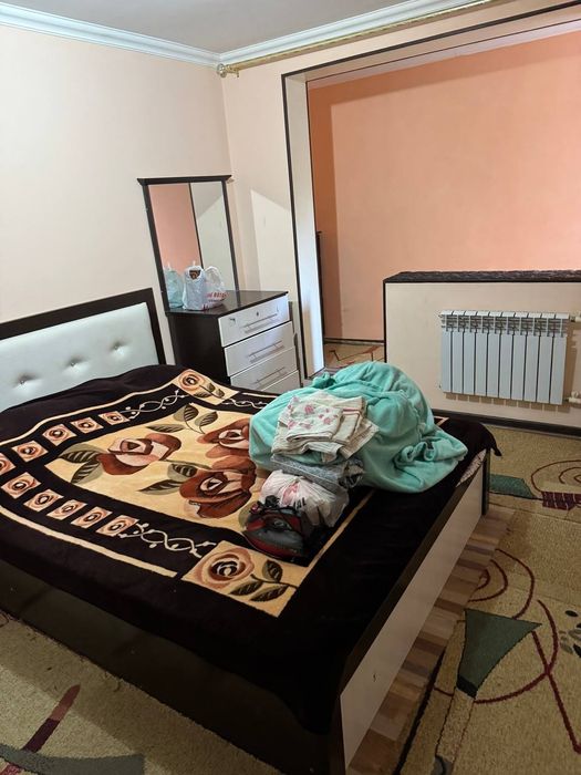 3 хонали Уй сотилади 1 Чи этаж. Жихозлари билан. Хамма шароитга эга!!!