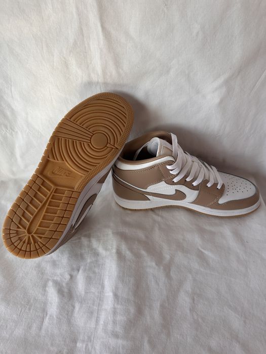 Jordan 1 Mid Tan Gum marime 39