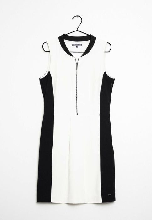 Tommy Hilfiger нова рокля