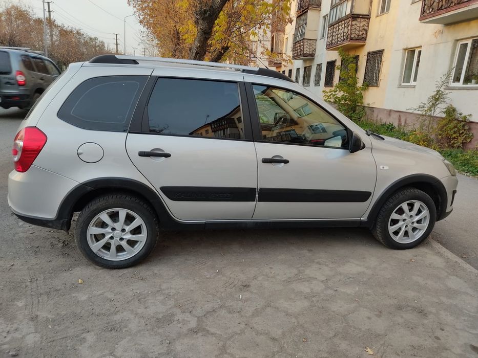 Лада Калина Кросс.