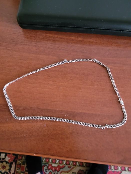 Продам цепочку серебрянную
