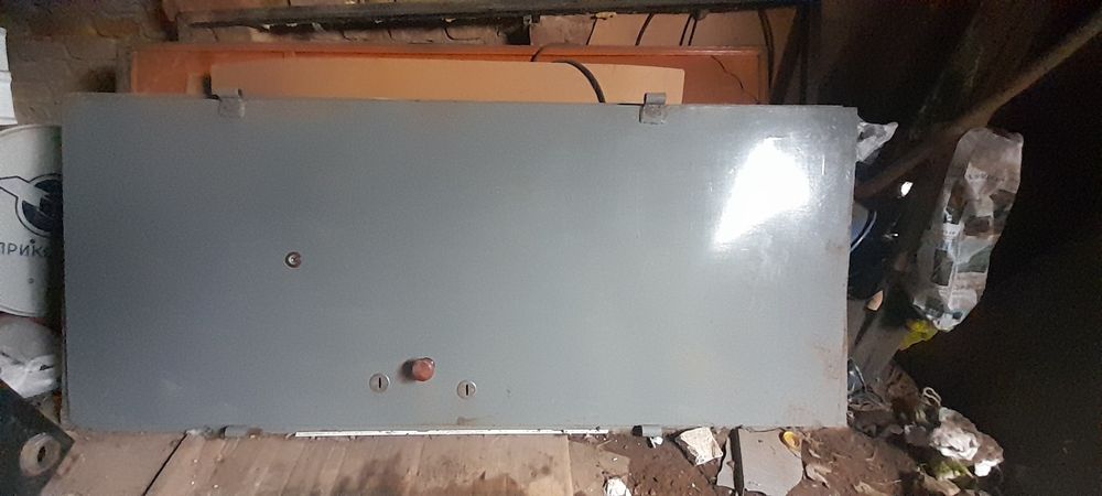 Дверь железная входная.2шт.