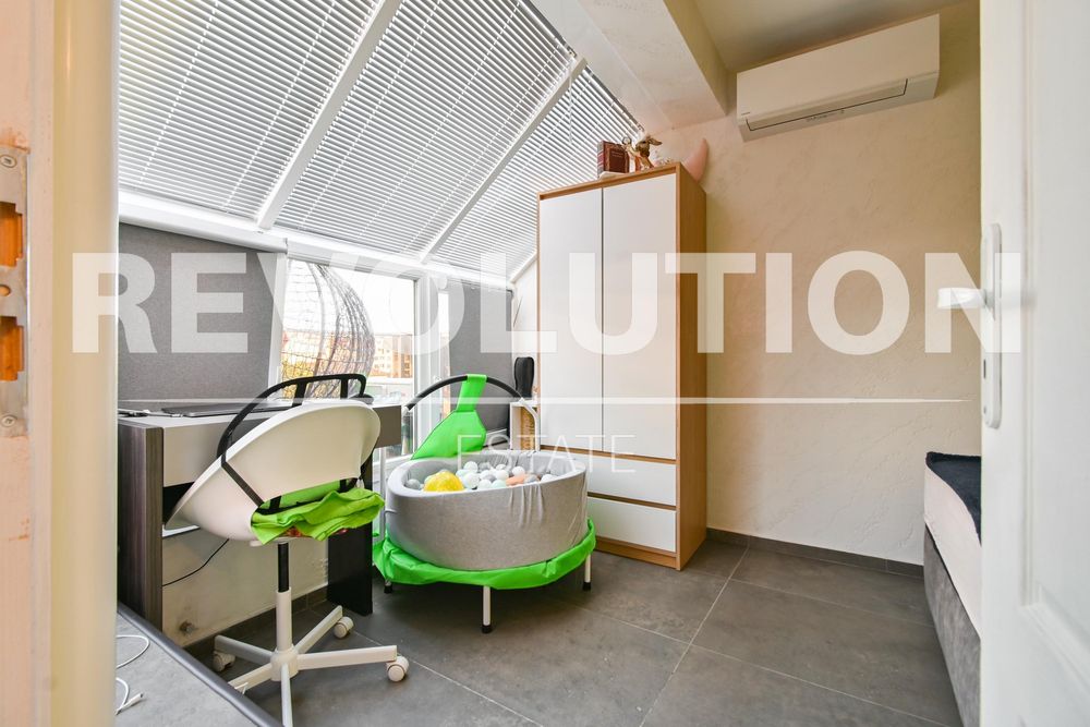 Продава се Двустаен апартамент в София, Център - 75 кв.м за 1972 €/кв.м - Снимка #4
