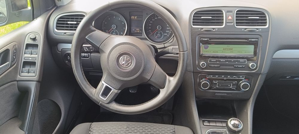 Vând VW Golf 6  2010 Recent Adus 1.4 mpi 80cp Stare foarte buna.