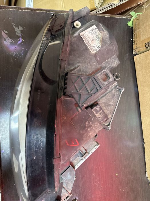 Set faruri bi xenon europa audi a4 b8 2calculatoare