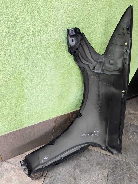 Aripa fata dreapta LEXUS GS intre 2005-2011