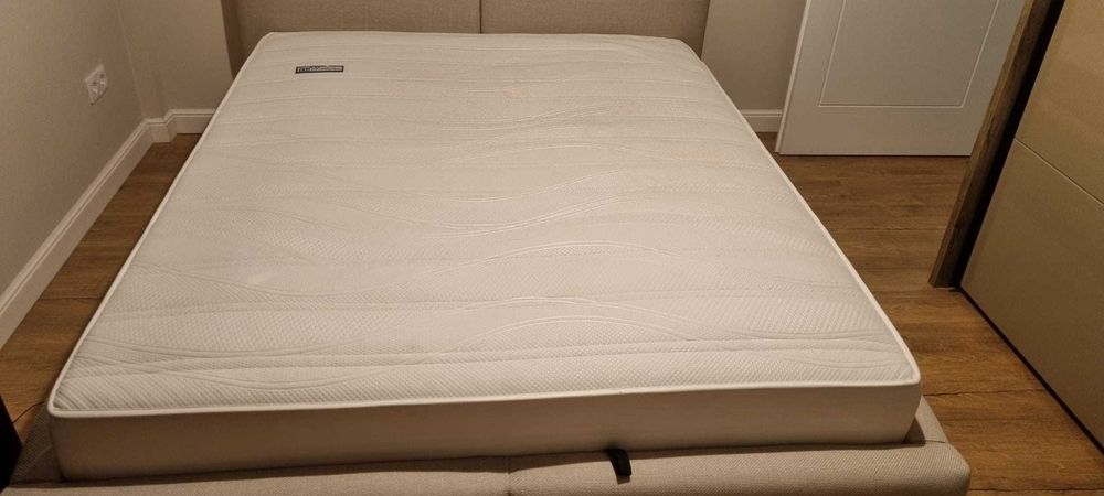 Saltea aproape noua 160x200x25