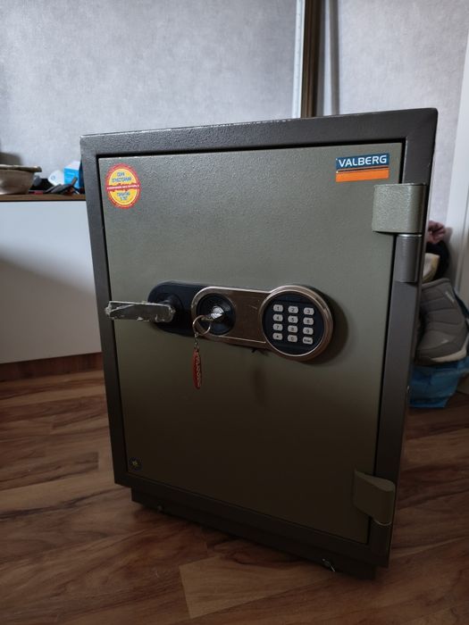 Продам сейф на колесах