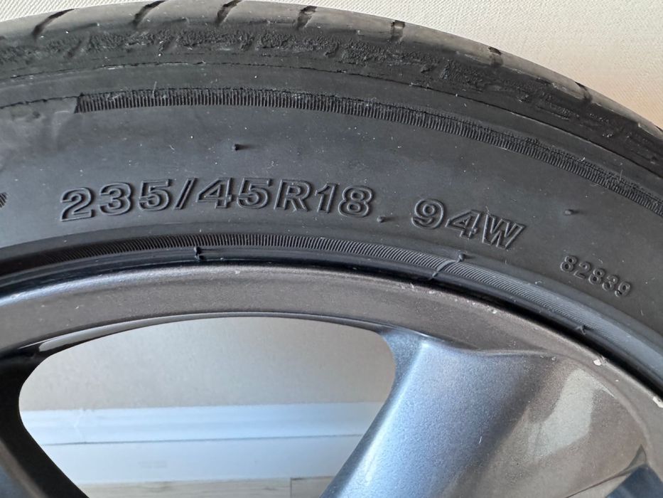 Продаю оригинальные диски с резиной