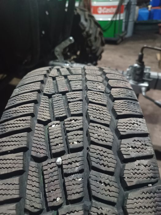 4 броя зимни гуми с алуминиева джанти 5/100