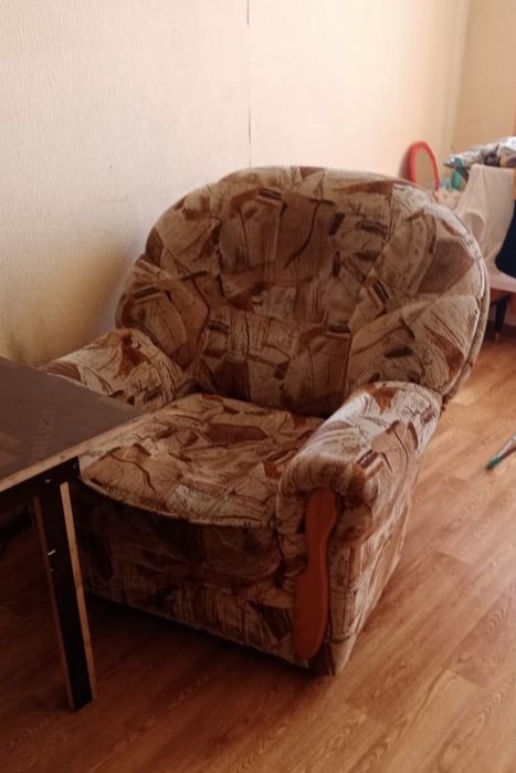 Продам диван и кресло