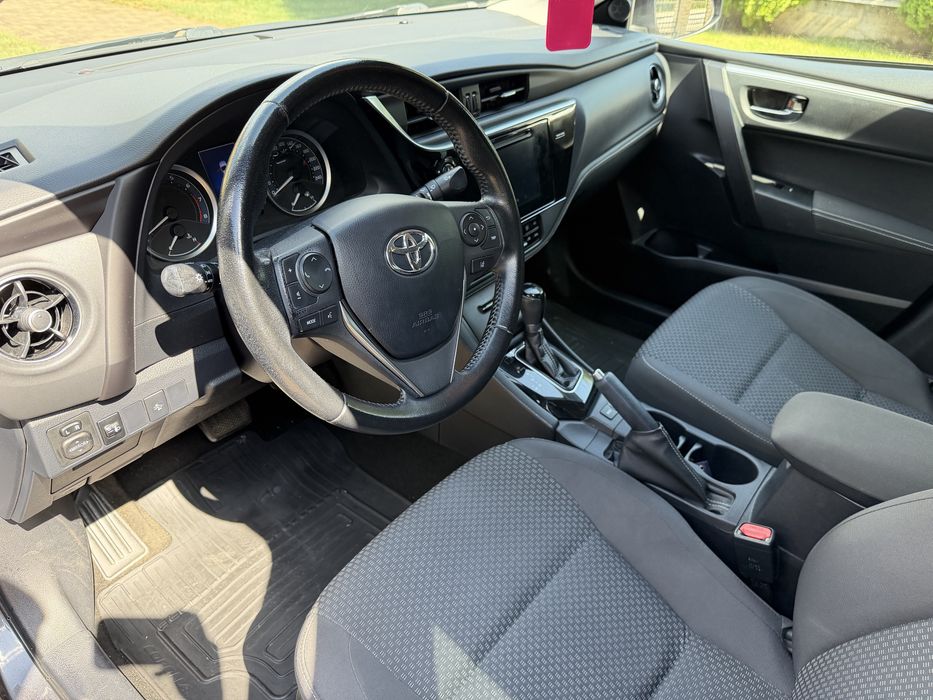 Toyota Corolla 1,6 benzina automata CVT