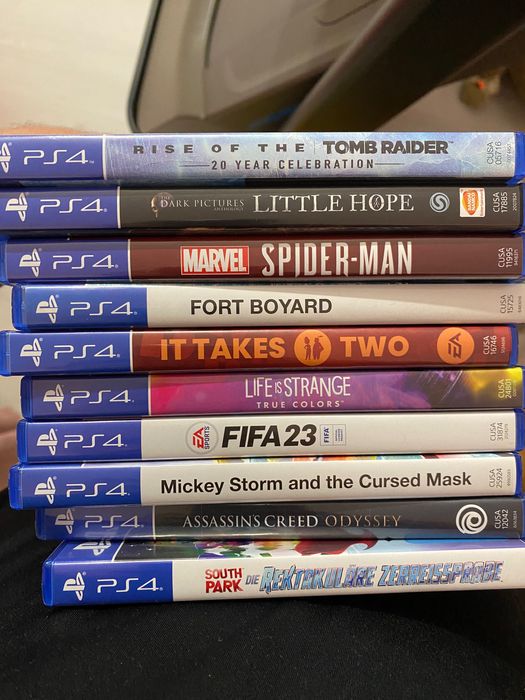 PS4 Pro 1TB + 2 контролера + 10 игри – готов за игра