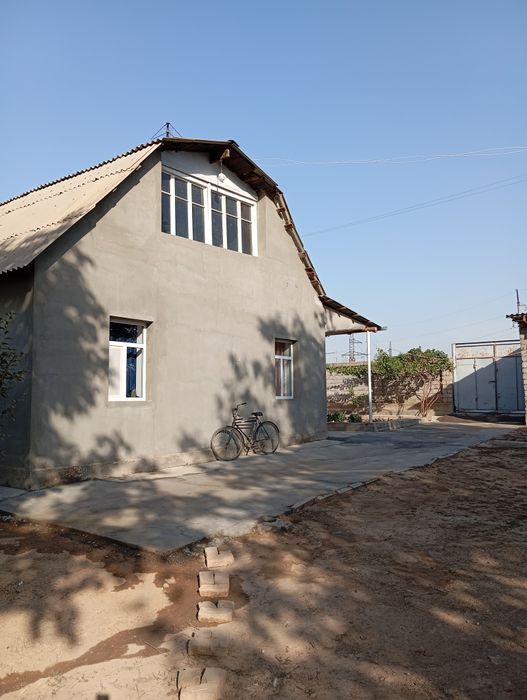 Ховли сотилади 4 хонали яхши шароитли