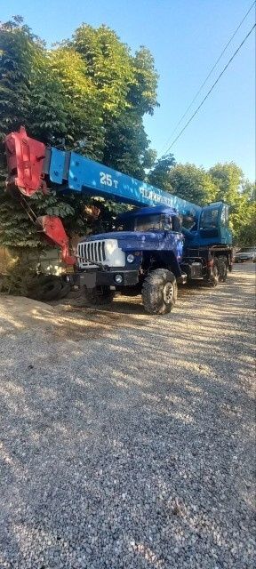 Автокран Урал 25 тон