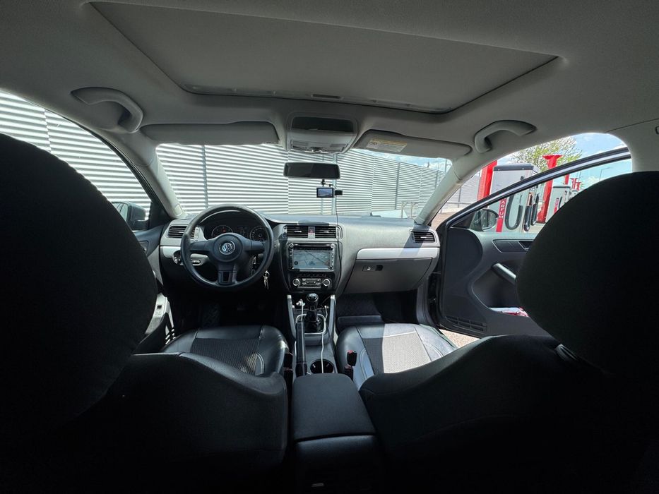 Volkswagen Jetta 2012 – 1.6 TDI - 105 CP