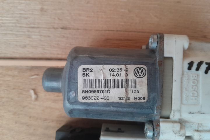 Motoras macara geam fata dreapta 5N0959701D / 5K0959793 5N0959701D /