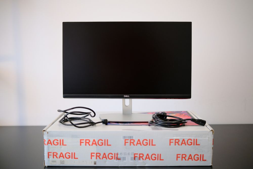 Monitor Dell S2421H 24" IPS Full HD - Boxe integrate - Design Modern