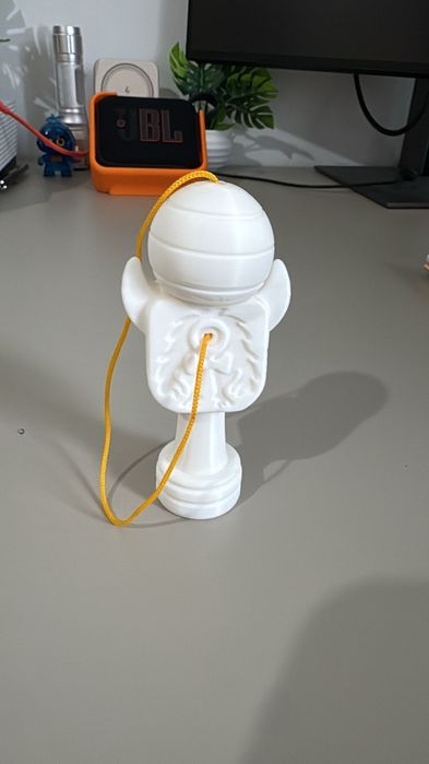 Kendama Geeker Monster alb