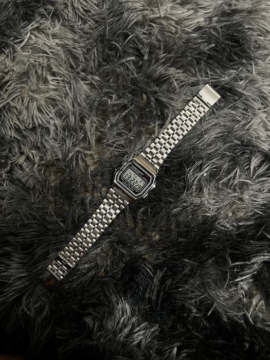 Ceas electronic retro