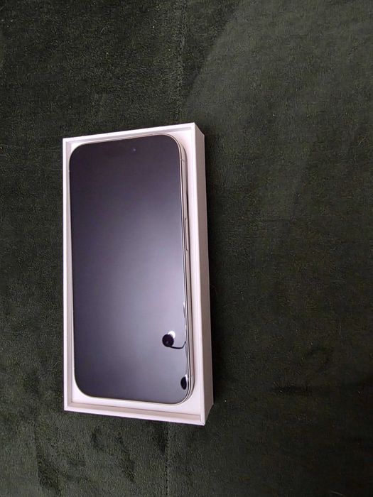 iPhone 15 pro с гаранция