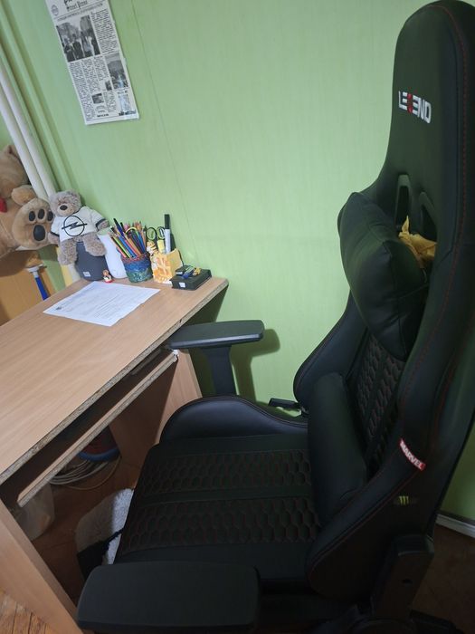 Продавам гермайрски стол