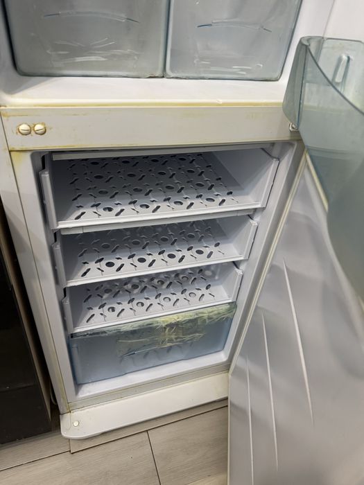 Продам холодильник