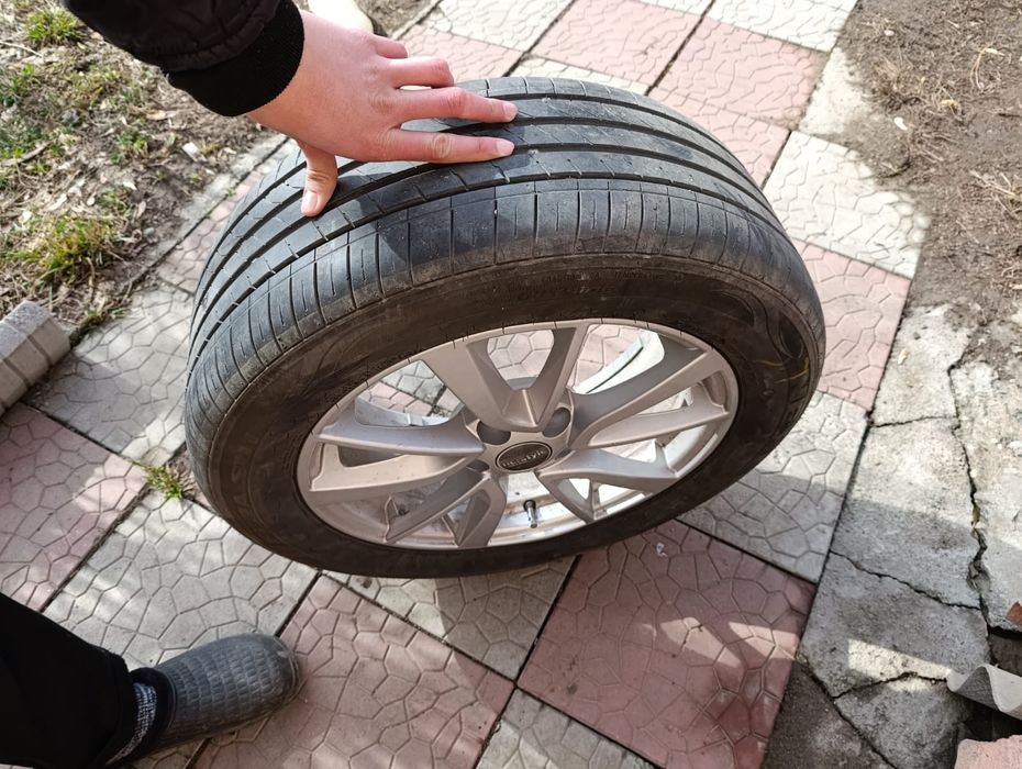 Продам диски с шинами