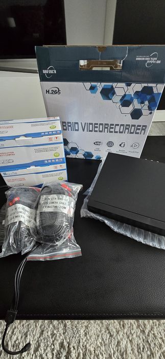 Kit/sistem supraveghere video cu 4 camere 2 MP Full HD ENVIO