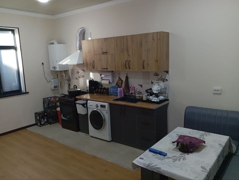 Продаётся дом. Янги у́нкургон. 2 сот. 4 хона, кухня-сталовая. 105.000