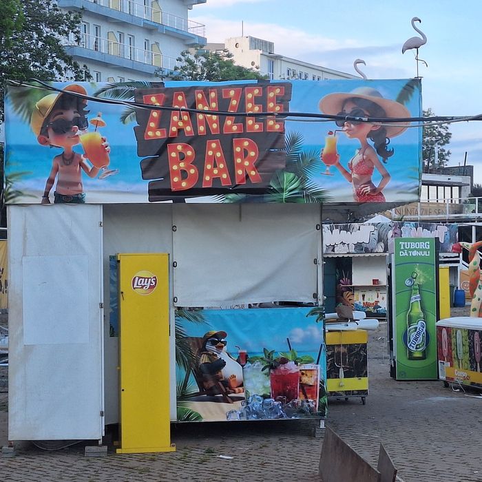 Închiriez bar pe timp de vară în incinta AQUA PARK EFORIE