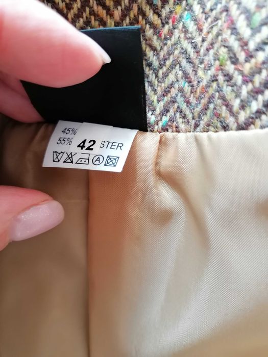 Hăinuța scurta, maro, cu lana