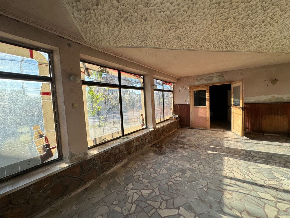 Дава се под наем Магазин в с. Мало Конаре, Област Пазарджик - 125 кв.м за 498.27 € - Снимка #1